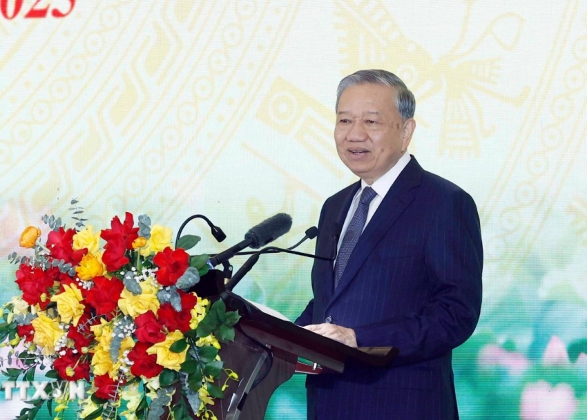 Tuyên giáo và Dân vận phải 