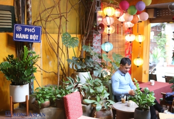 'Thưởng thức' ký ức bao cấp với quán cà phê bếp dầu