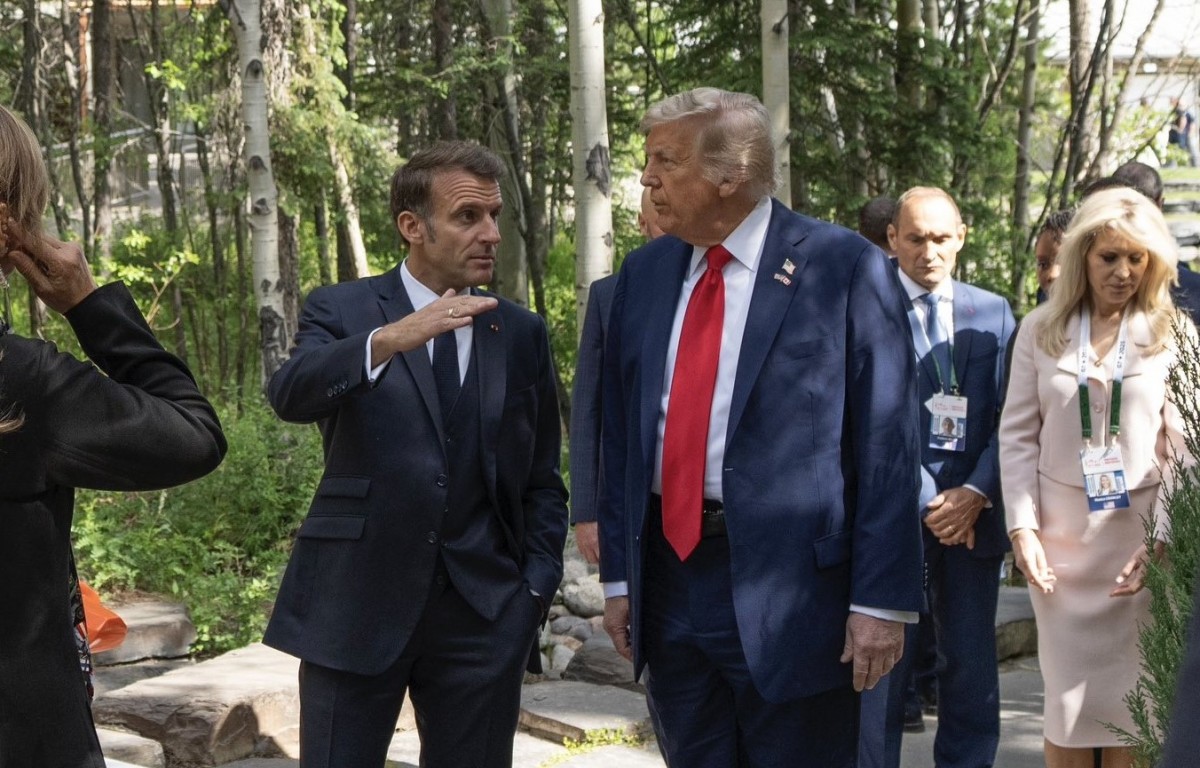 Tổng thống Pháp Macron và người đồng cấp Mỹ Trump tại Hội nghị G7 2025 tại Canada hồi tháng 6. Ảnh: X/@EmmanuelMacron