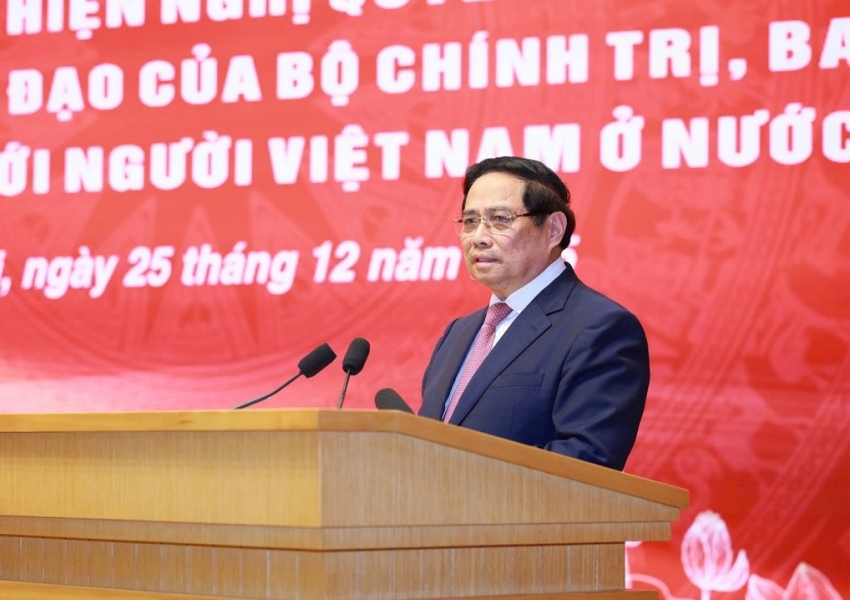 Không ngừng hoàn thiện thể chế, chính sách, pháp luật cho người Việt Nam ở nước ngoài