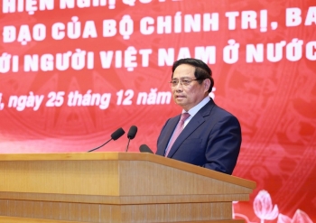 Không ngừng hoàn thiện thể chế, chính sách, pháp luật cho người Việt Nam ở nước ngoài