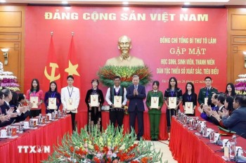Tạo nguồn cán bộ người dân tộc thiểu số từ học sinh, sinh viên xuất sắc