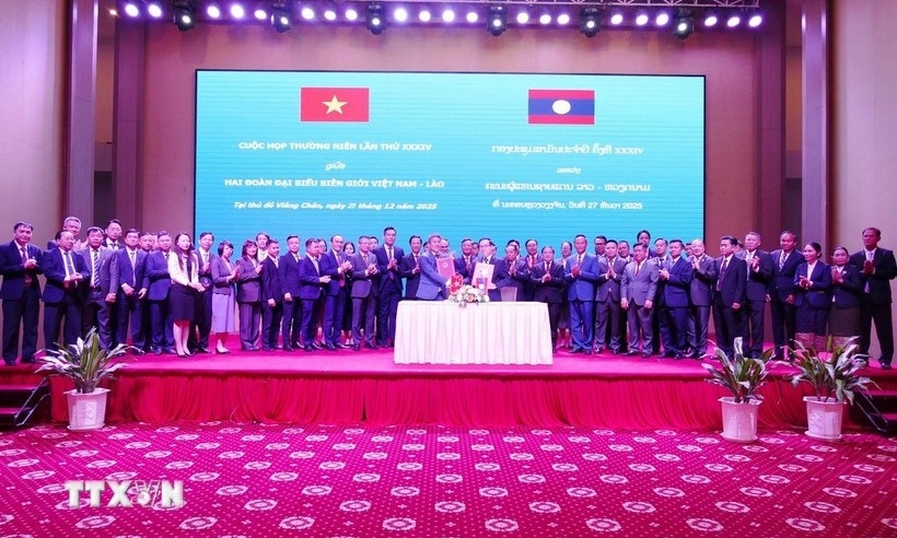 Việt Nam và Lào thắt chặt hợp tác quản lý, phát triển biên giới