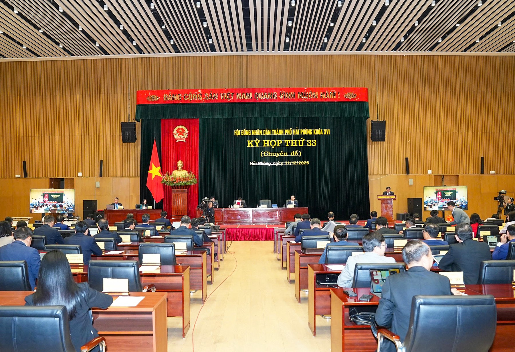 Quang cảnh kỳ họp. Ảnh: Đàm Thanh.