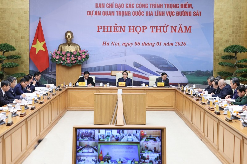 Thủ tướng: Khẩn trương đề xuất hình thức đầu tư đường sắt cao tốc Bắc - Nam