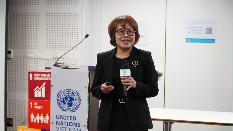 bà Đặng Thị Phương Thảo, Phó Cục trưởng Cục Báo chí  tại toạ đàm “Đạo đức trong trí tuệ nhân tạo lĩnh vực báo chí và truyền thông về biến đổi khí hậu”