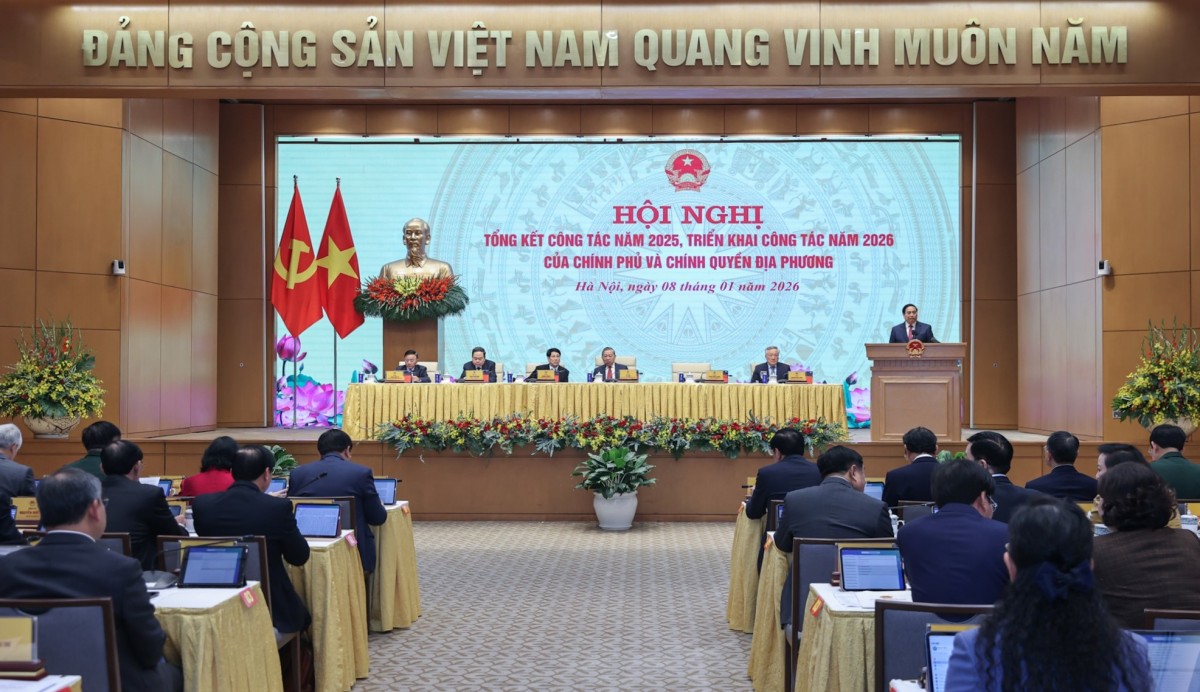 Thủ tướng đề nghị các đại biểu phát biểu ngắn gọn, đi thẳng vào vấn đề và góp ý trực tiếp vào các dự thảo Nghị quyết 01 và 02 năm 2026 của Chính phủ. Ảnh: VGP.