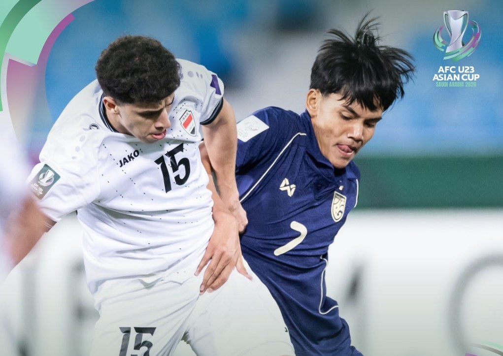 Hiệp một khép lại với tỷ số 1-0 nghiêng về U23 Iraq (trắng). Ảnh: AFC Asian Cup