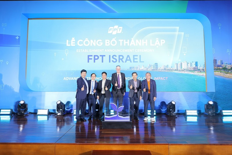 Các đại biểu tại lễ công bố thành lập FPT Israel. Ảnh: FPT.