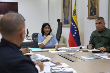 Tổng thống lâm thời Venezuela điện đàm với ông Trump