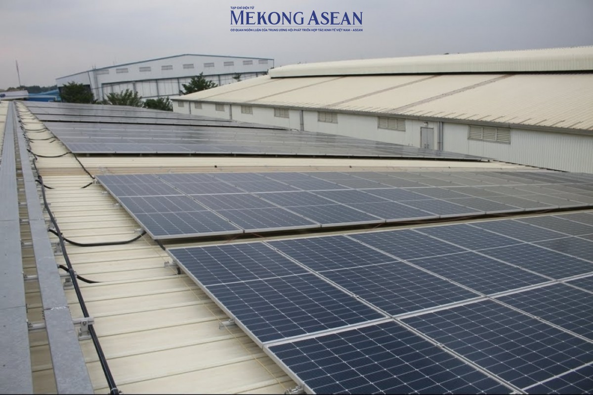 Hệ thống quang điện mặt trời áp mái tại khu công nghiệp