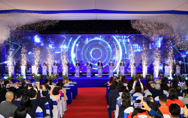 UBND Thành phố Hà Nội và Tập đoàn FPT chính thức khởi công Dự án Khu Công viên Công nghệ số và Hỗn hợp tại hai phường Tây Tựu và Phú Diễn.