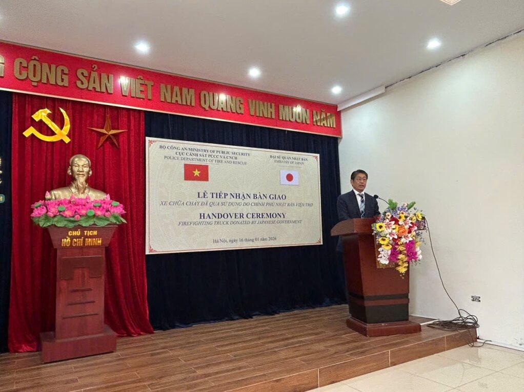 Đại sứ Nhật Bản tại Việt Nam Ito Naoki tại buổi lễ tiếp nhận bàn giao ngày 16/1. Ảnh: ĐSQ Nhật Bản