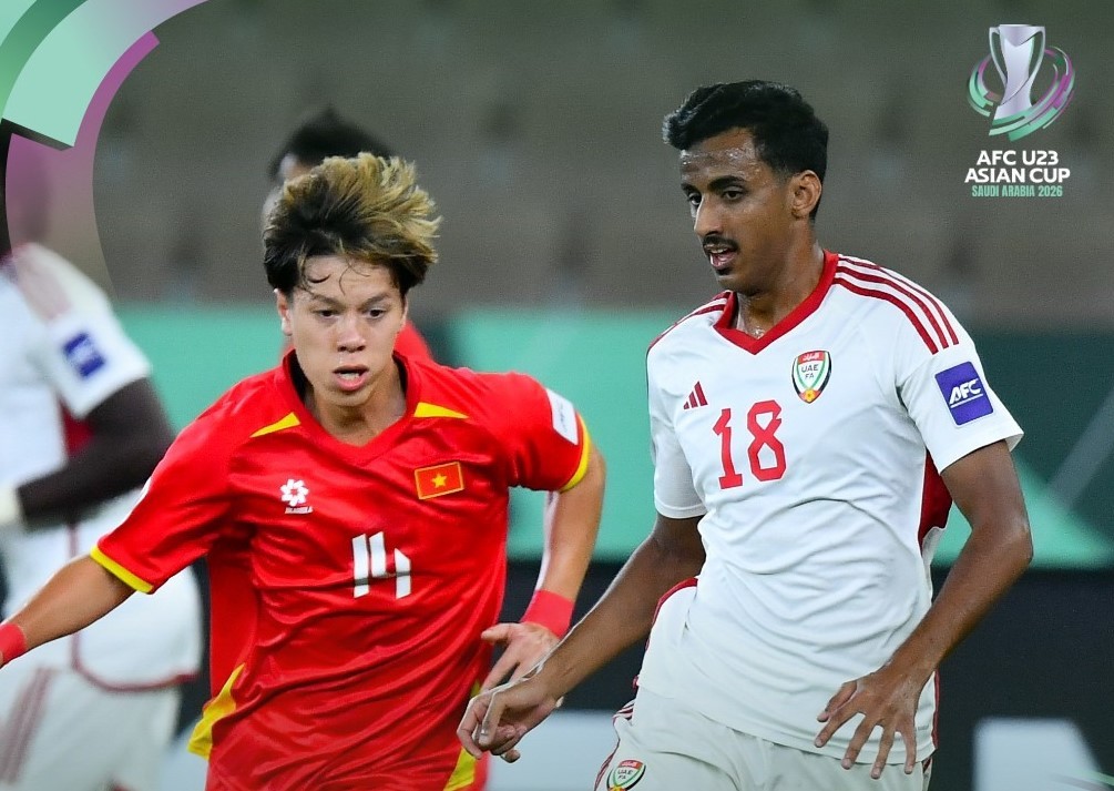 Mỗi đội ghi được 1 bàn thắng trong hiệp đầu tiên. Ảnh: AFC Asian Cup