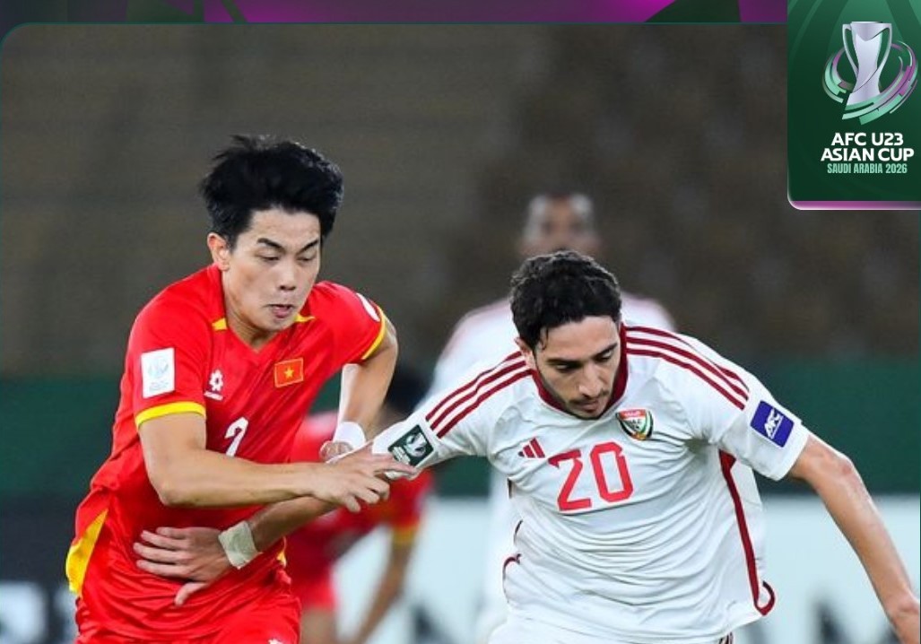 Đình Bắc (đỏ) thi đấu ấn tượng trước U23 UAE. Ảnh: AFC Asian Cup