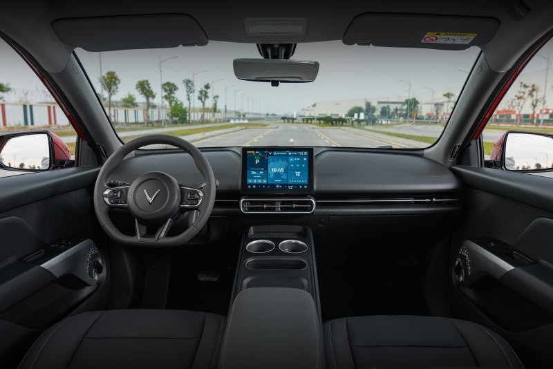 VinFast ra mắt mẫu xe 7 chỗ cho gia đình giá hơn 800 triệu đồng