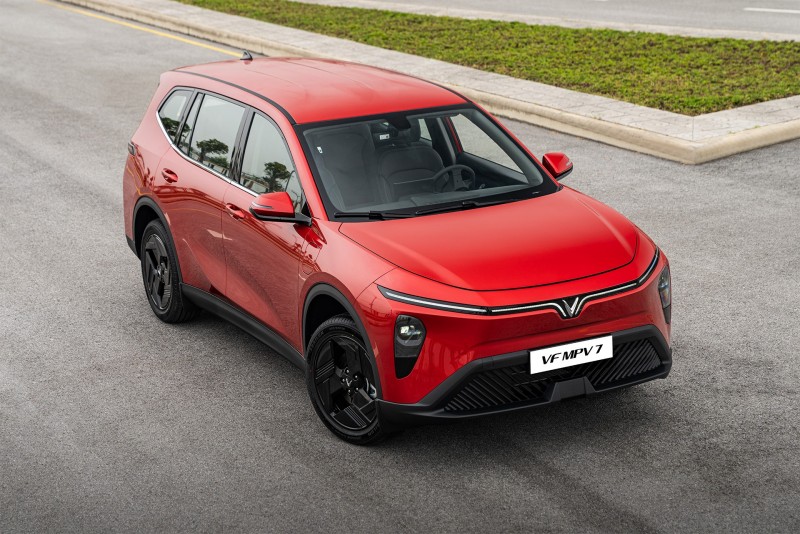 VinFast ra mắt mẫu xe 7 chỗ cho gia đình giá hơn 800 triệu đồng