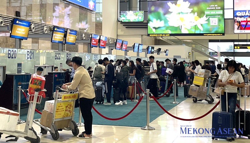 Vé máy bay Tết 2026: Đường bay TP HCM đi miền Trung cháy vé