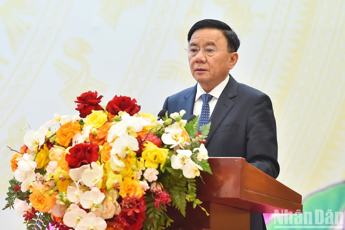 Ông Trần Cẩm Tú tái đắc cử Thường trực Ban Bí thư khóa XIV