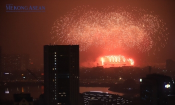 Pháo hoa rực sáng Mỹ Đình mừng thành công Đại hội XIV