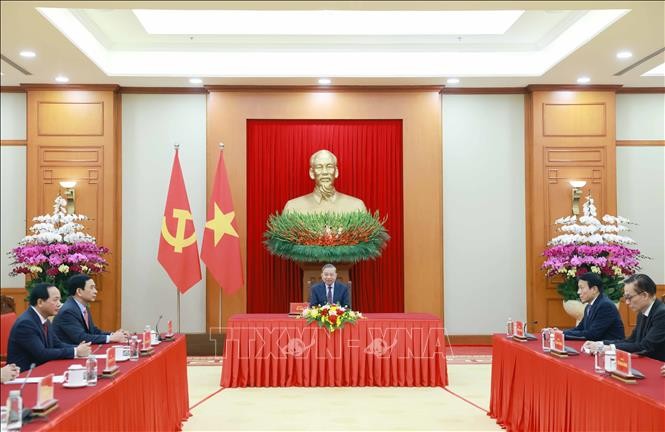 Tổng thống Nga Vladimir Putin điện đàm với Tổng Bí thư Tô Lâm