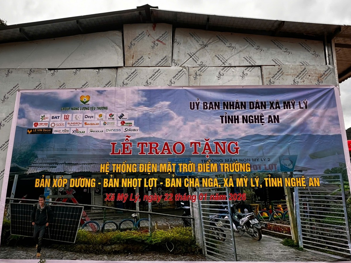 Hành trình mang ánh sáng đến những điểm trường vùng lũ Nghệ An