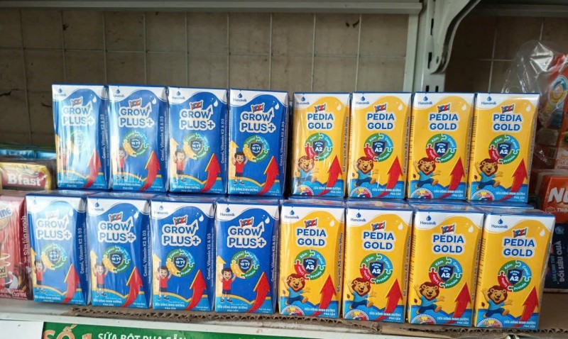 CTCP Sữa Hà Nội sở hữu các thương hiệu như Hanoimilk, IZZI, Dinomilk, Choco Oat, Yoha và Yoboost.