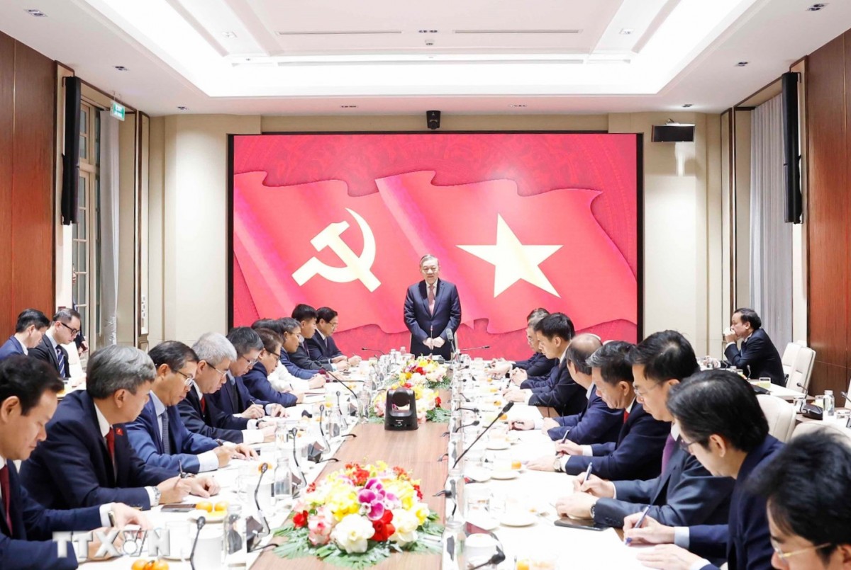 Tổng Bí thư làm việc với các Đại sứ Việt Nam ở nước ngoài tham dự Đại hội XIV Tổng Bí thư làm việc với các Đại sứ Việt Nam ở nước ngoài tham dự Đại hội XIV