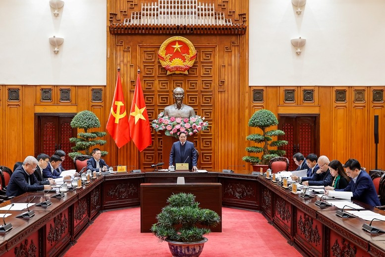 Thủ tướng: Tiếp tục thực hiện các chính sách giảm, gia hạn thuế, phí