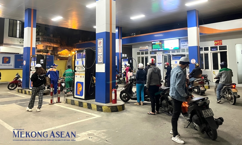 Giá xăng RON 95 có thể tăng trở lại vào chiều mai 29/1