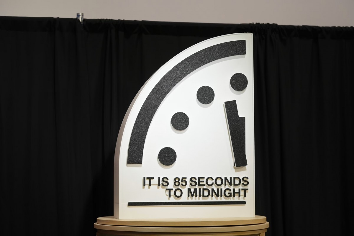 Các nhà khoa học nguyên tử cảnh báo rủi ro thảm họa toàn cầu