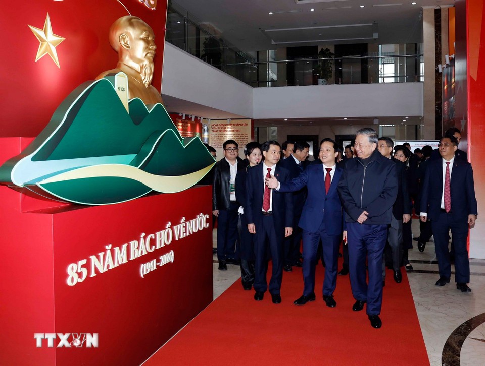 'Tiếp tục chung sức, đồng lòng đưa Cao Bằng tiến lên vững chắc'