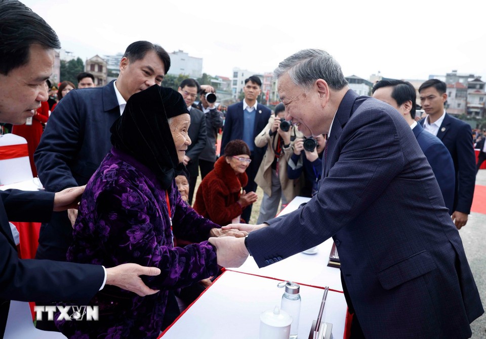 'Tiếp tục chung sức, đồng lòng đưa Cao Bằng tiến lên vững chắc'