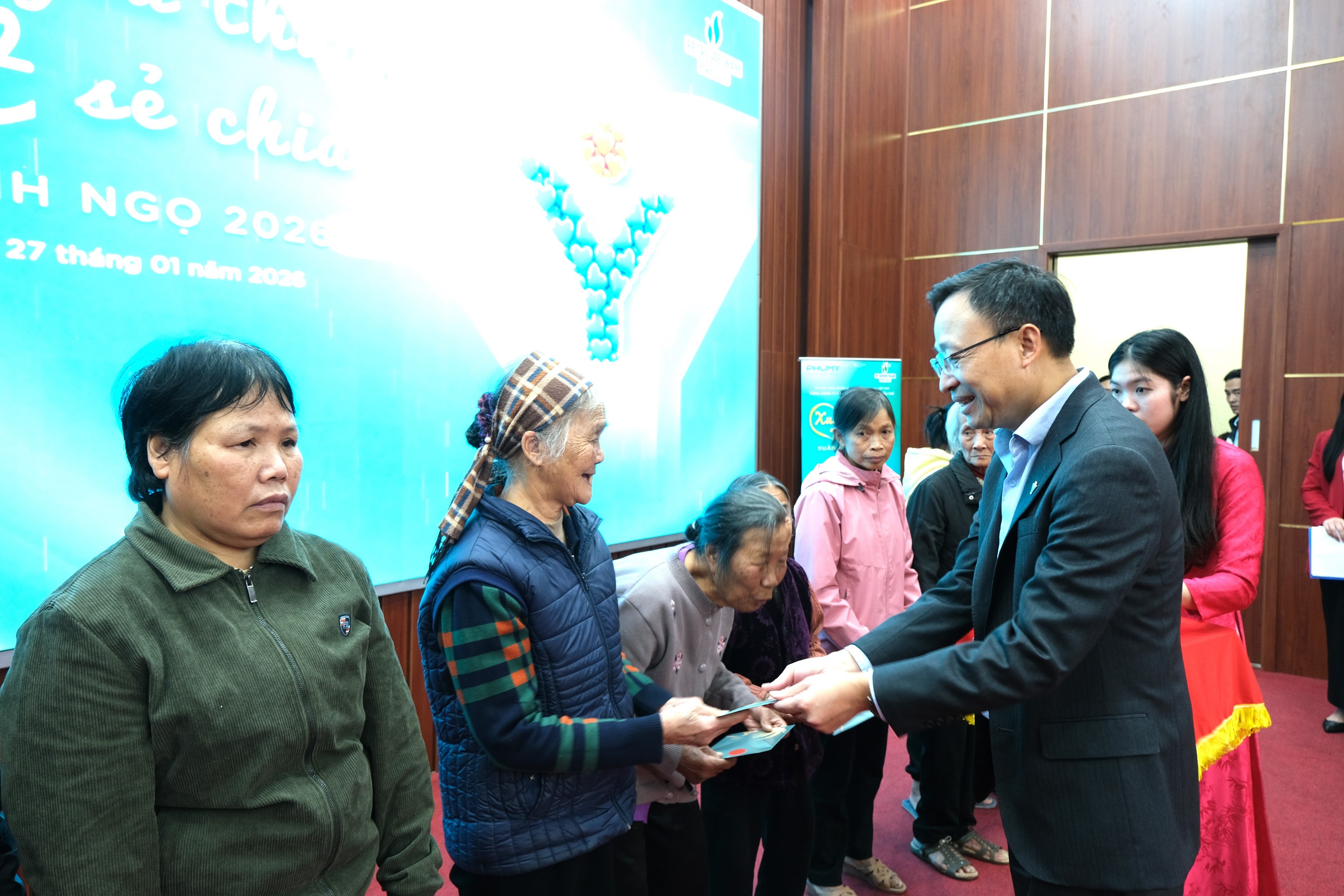 Phú Mỹ mang Tết đến hơn 16.000 hộ nghèo trên cả nước