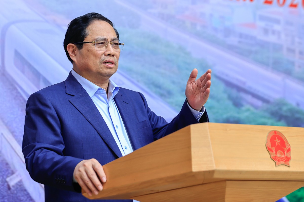 Thủ tướng chỉ đạo đẩy nhanh dự án đường sắt tốc độ cao Bắc – Nam, yêu cầu hoàn thành Báo cáo nghiên cứu khả thi chậm nhất trong quý IV/2026