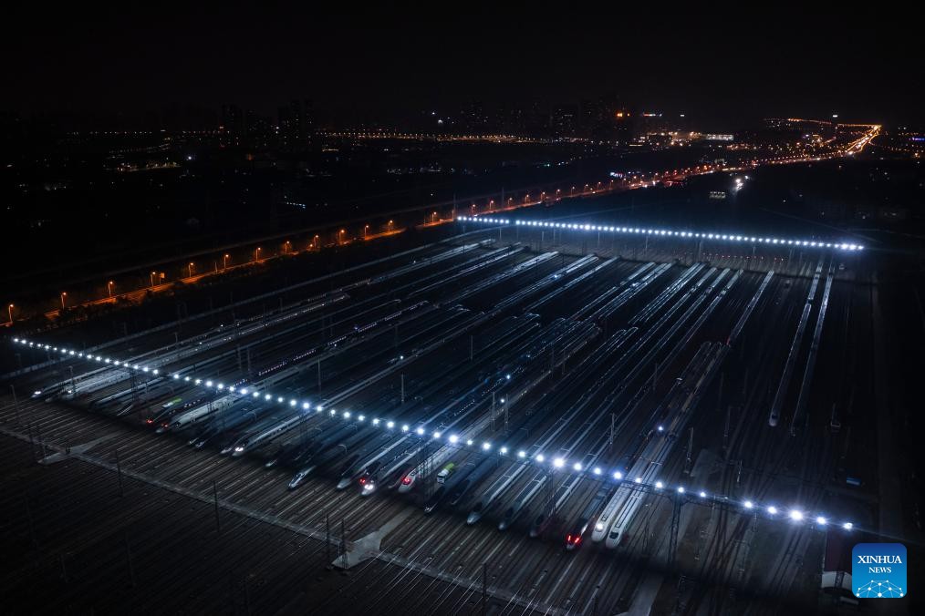 Các đoàn tàu cao tốc tại thành phố Vũ Hán. Ảnh: Tân Hoa xã