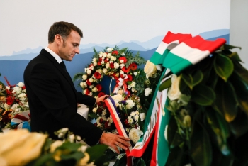 Tổng thống Pháp xác nhận đang chuẩn bị đối thoại với ông Putin