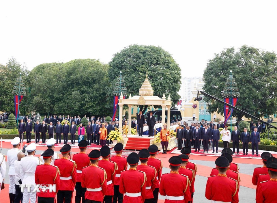 Lễ đón trọng thể Tổng Bí thư Tô Lâm tại Campuchia