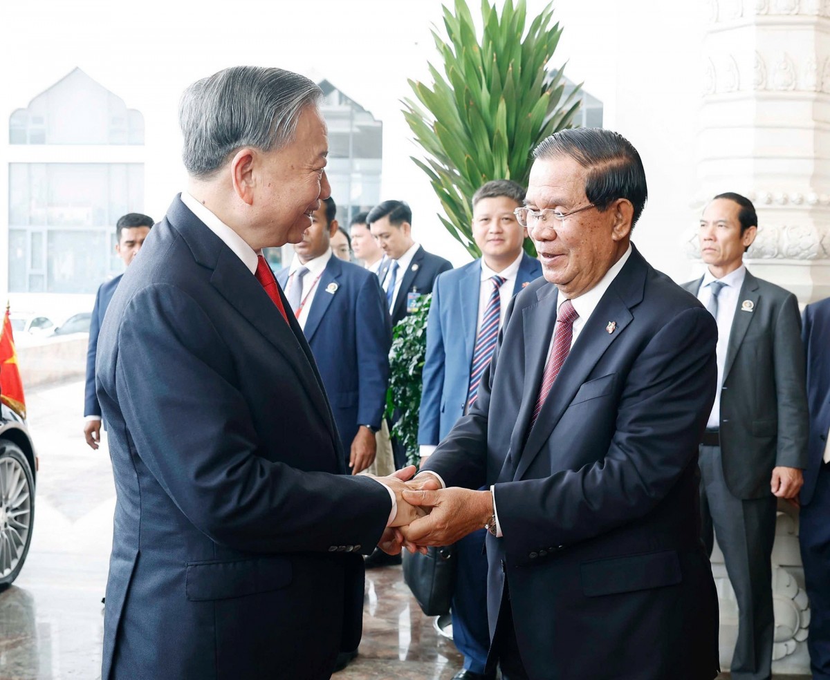 Việt Nam coi trọng và ưu tiên phát triển quan hệ với Campuchia