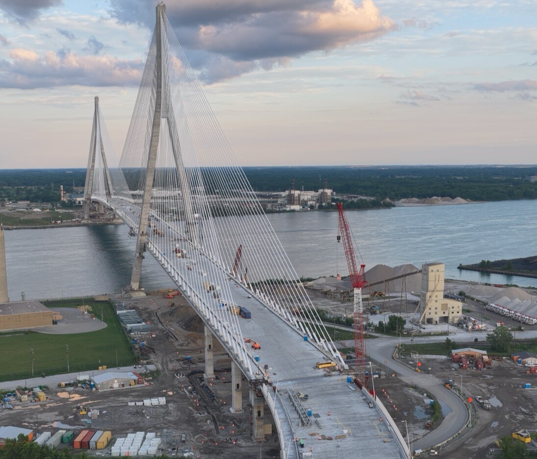 Cầu Gordie Howe nối Ontario (Canada) với Michigan (Mỹ). Ảnh: Truth Social/@realDonaldTrump