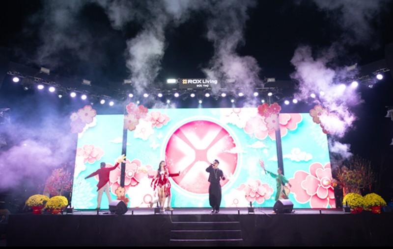 ROX Living Đức Thọ rực rỡ đêm nhạc hội 'Xuân Concert'