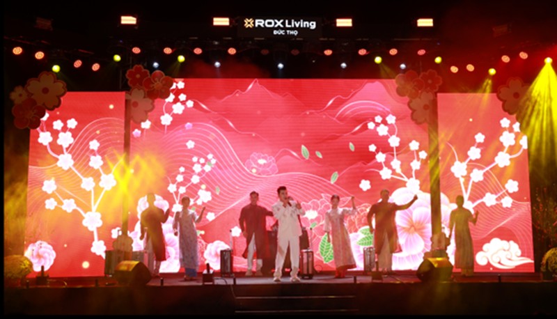 ROX Living Đức Thọ rực rỡ đêm nhạc hội 'Xuân Concert'