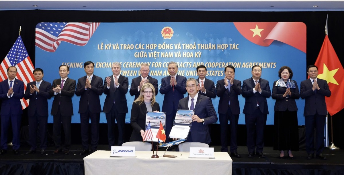 Vietnam Airlines đã ký kết mua 50 tàu bay thân hẹp Boeing 737-8 trị giá lên đến 8,1 tỷ USD tại Washington, D.C.Ảnh: 