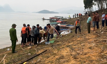 Thủ tướng yêu cầu khắc phục hậu quả vụ tai nạn nghiêm trọng trên hồ Thác Bà