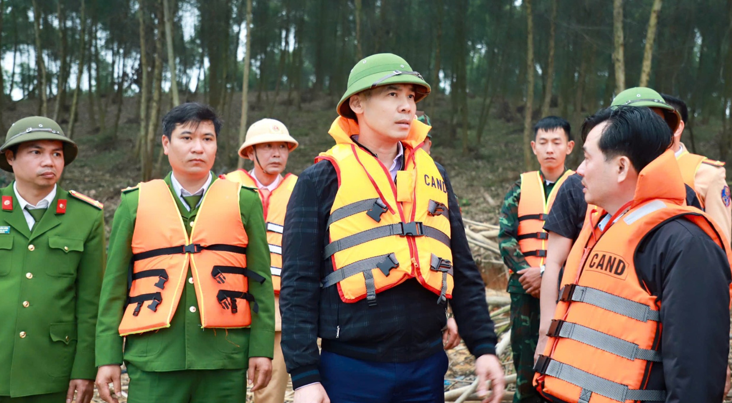 Thủ tướng yêu cầu khắc phục hậu quả vụ tai nạn nghiêm trọng trên hồ Thác Bà