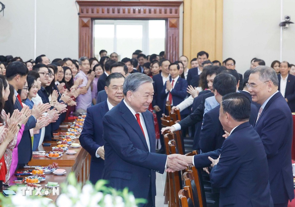 Tổng Bí thư: Bắt tay ngay vào công việc, bảo đảm sự liên tục, thông suốt