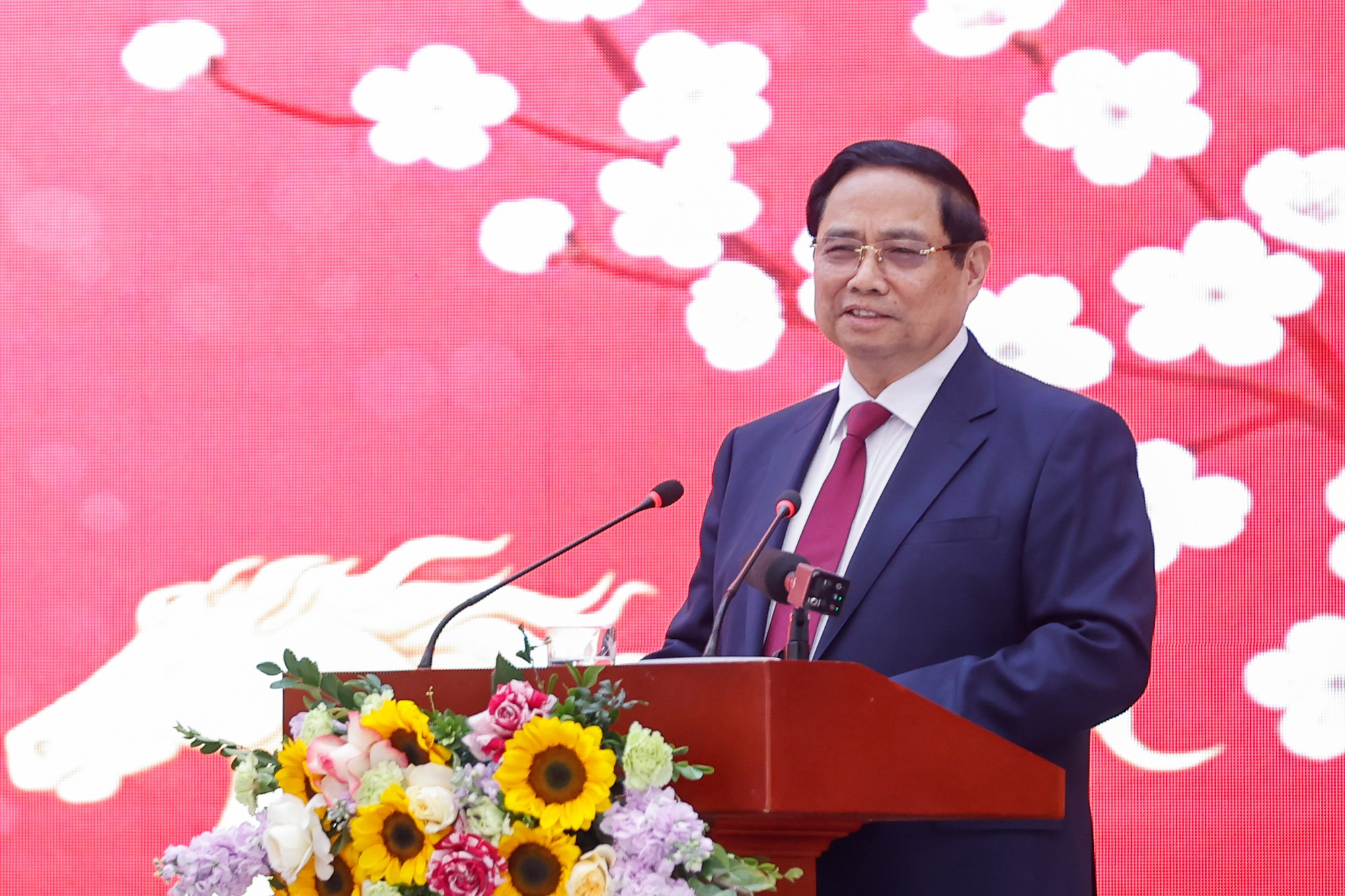 Thủ tướng khẳng định, khoa học xã hội không chỉ là lĩnh vực nghiên cứu học thuật quan trọng, mà còn là nền tảng tư duy, là kim chỉ nam cho hoạch định đường lối, chính sách phát triển mọi mặt của đất nước - Ảnh: VGP/Nhật Bắc