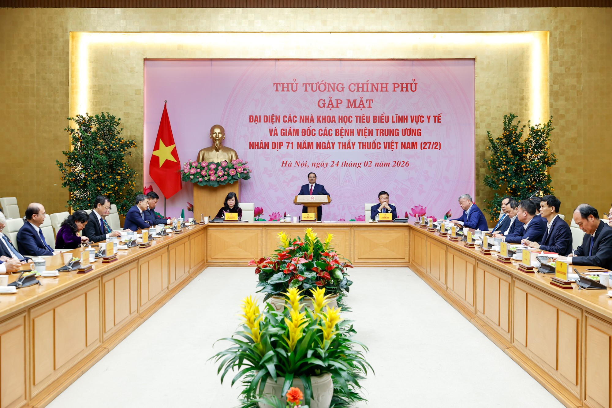 Thủ tướng: Ngành y tế phải giữ trọn y đức, tất cả vì dân