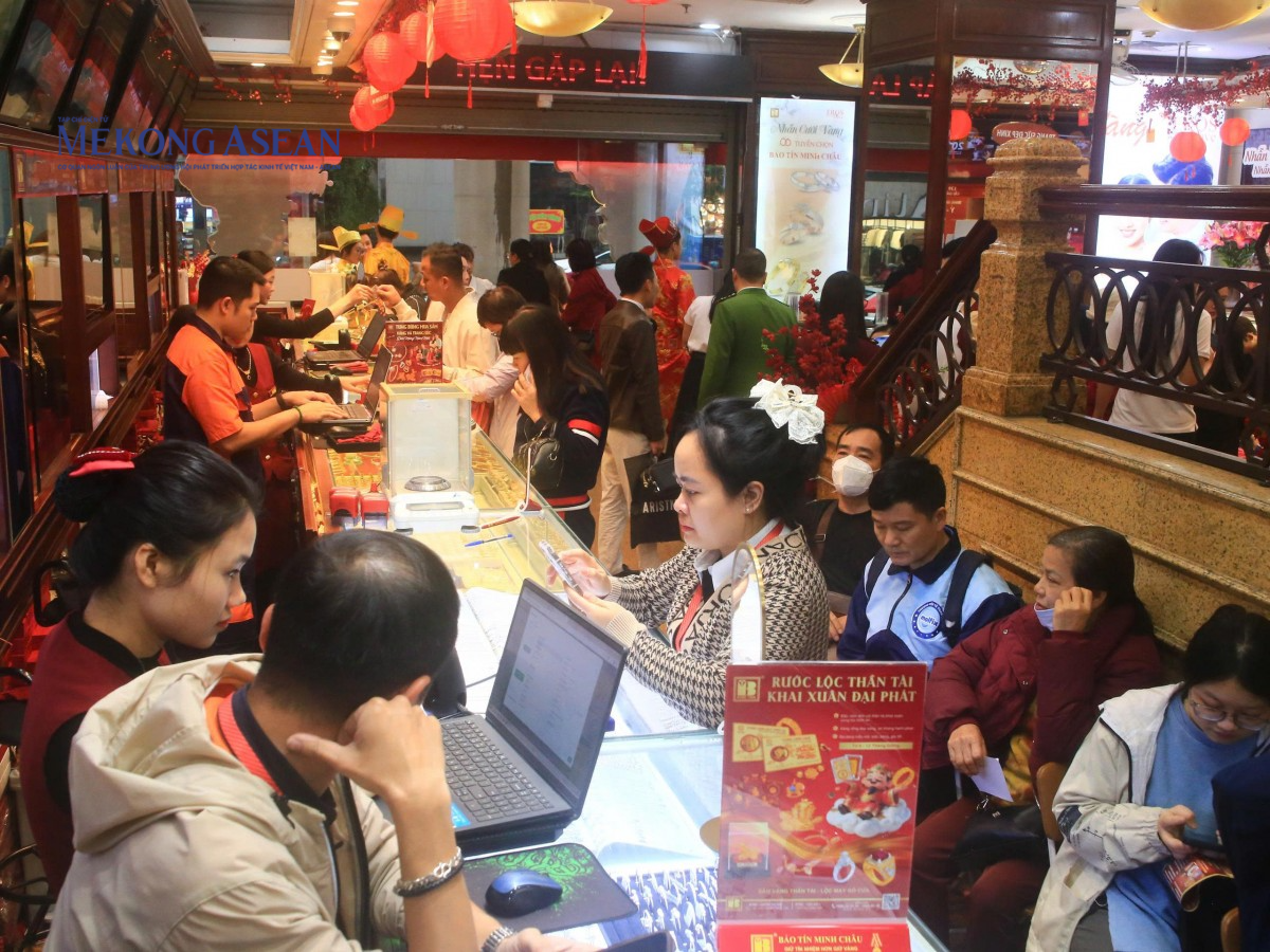 Giá vàng miếng và vàng nhẫn trong nước tiếp đà giảm