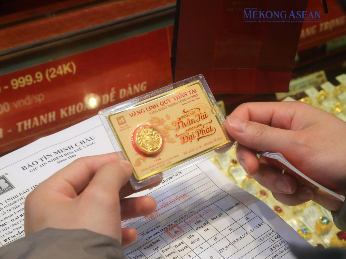 Giá vàng miếng và vàng nhẫn cùng hạ nhiệt